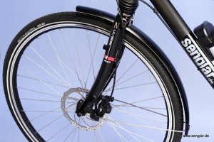 Schlicht und einfach (gut): Das leichte Schutzblech aus Verbundwerkstoff