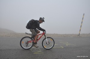 Mont Ventoux: Und der Nebel kommt!