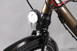 LED-Beleuchtung mit 40 Lux, über den Akku betrieben
